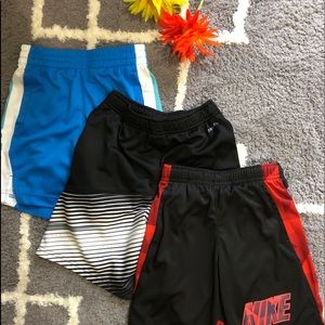 3 pairs of boy Nike shorts size 6